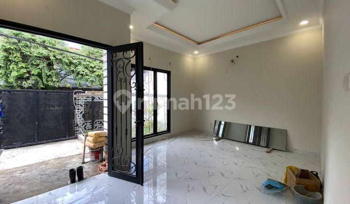 Rumah Mewah Tropis Modern Strategis Di Cipinang Jakarta Timur