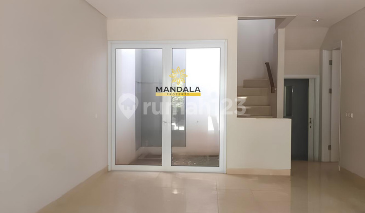 Dijual Rumah Bagus, Luas di Greenwich Park Cluster Hylands 2