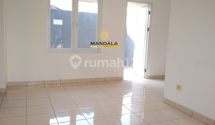 Dijual Rumah 2 Lantai Bagus, Siap Huni, Lokasi Strategis di Paradise Resort 2