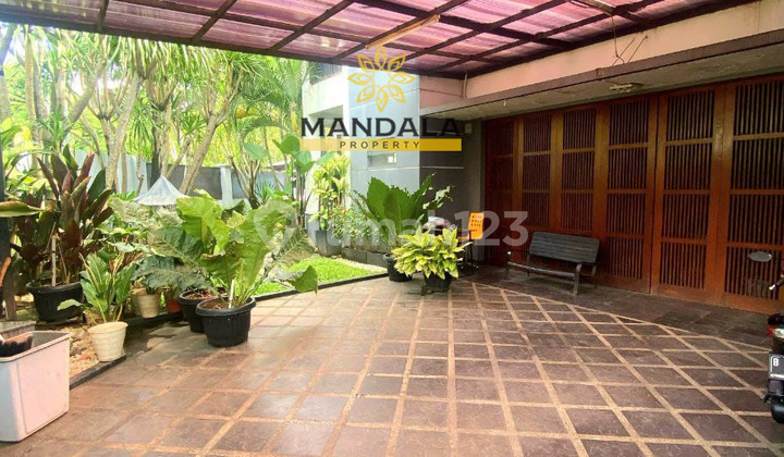 Dijual Segera Langka, Rumah Hook with Swimming Pool - Puspita Loka BSD City 2