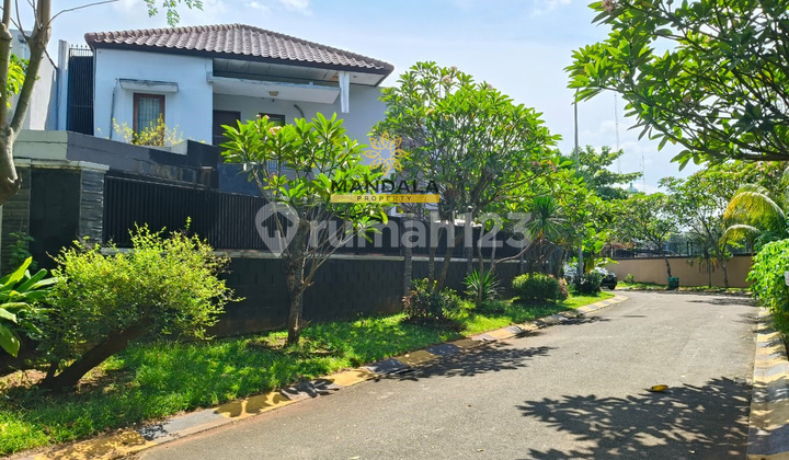 Dijual Segera Langka, Rumah Hook with Swimming Pool - Puspita Loka BSD City 1