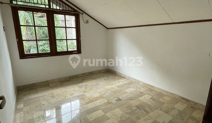 Disewakan Rumah Dengan Tanah Luas Siap Huni di Sektor 2 Bintaro Jaya 5