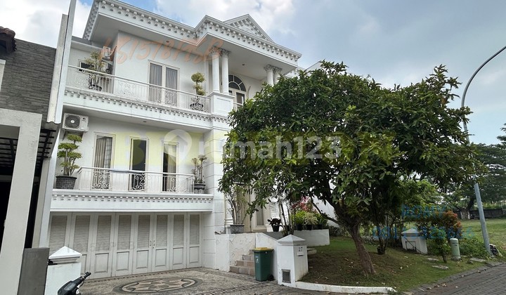Price reduced for a fully furnished, move-in ready classic house in Pakuwon Indah.