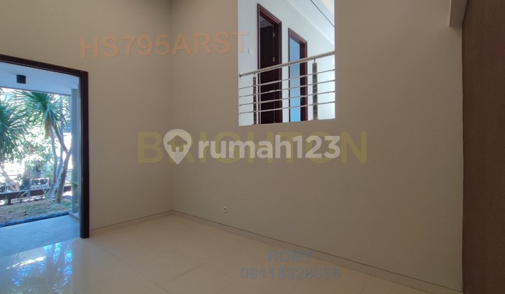 ARAYA GRESS MINIMALIST 3-STORY HOUSE 2