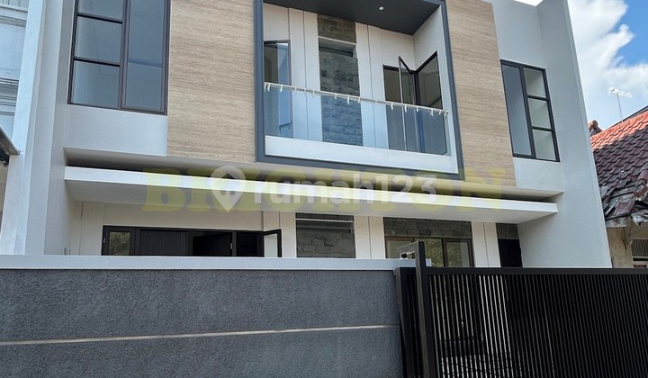 Rumah Citraland Utama new modern minimalis dekat G Walk fasad Modern