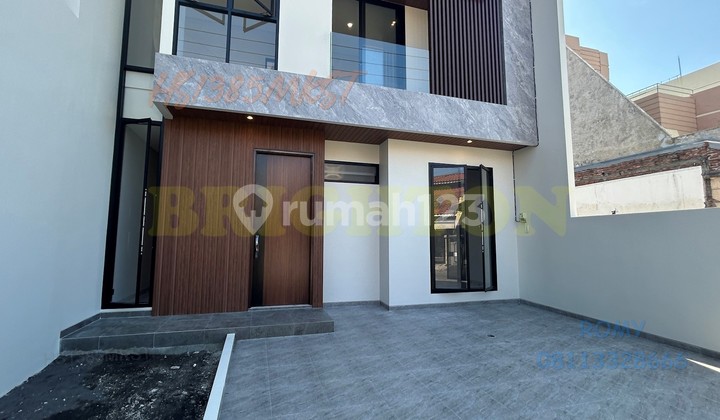 Manyar Kertoarjo New Modern Dekat Bonnet dan Pusat Makanan Surabaya Timur