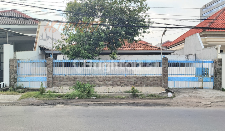 Raya Dharmahusada komersial area Strategis hitung tanah saja Raya Dharmahusada komersial area Strategis hitung tanah saja