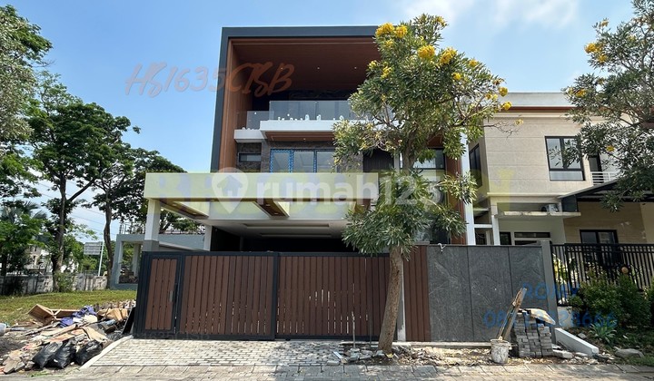Brand new Rumah semi furnish di Citraland Utama premium dengan private lift