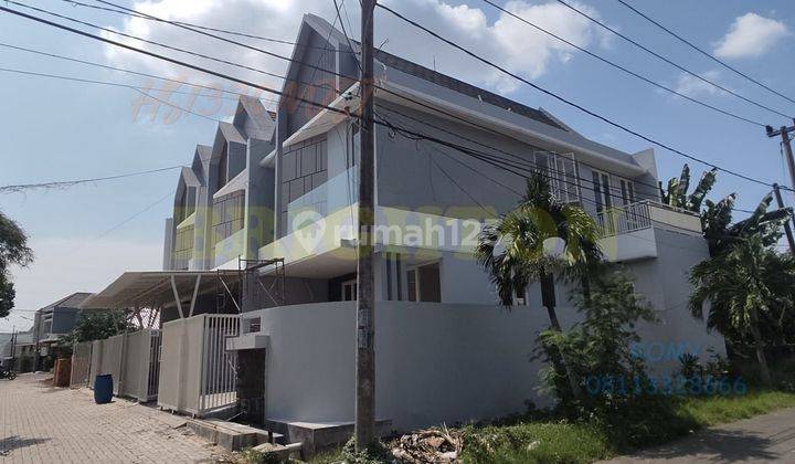 Rumah Manyar Tompotika Dekat Sekolah Petra Wisma Mukti Manyar Kertoarjo 1