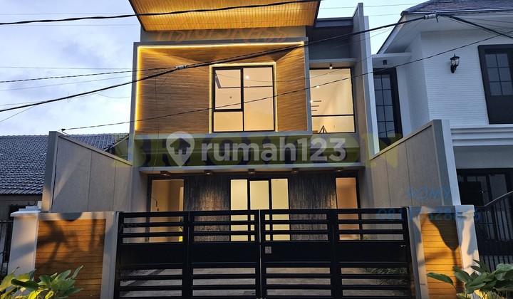 Rungkut New 2-Story Modern Style Twin Road Row