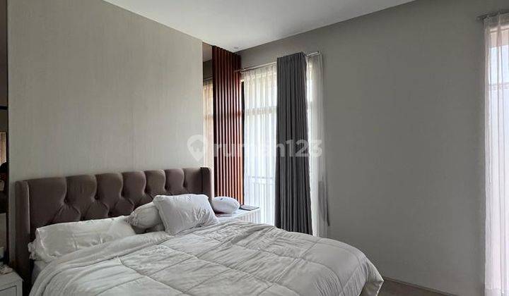 Rumah 2 Lantai Tatar Lokacitra Bagus Semi Furnished SHM di Kota Baru Parahyangan, Bandung 2