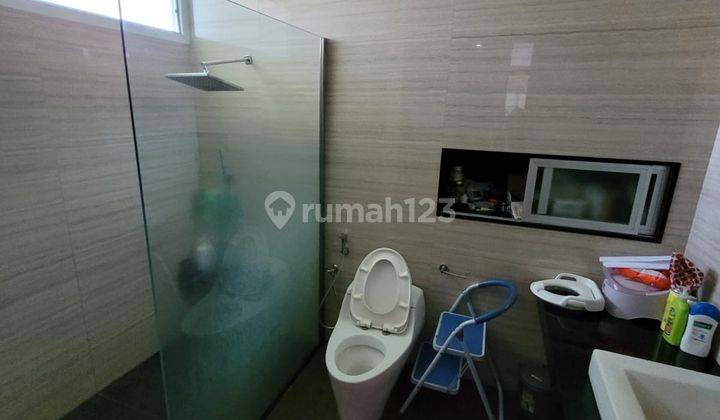 Rumah 2 Lantai Bagus Semi Furnished SHM di Setraduta, Bandung 2