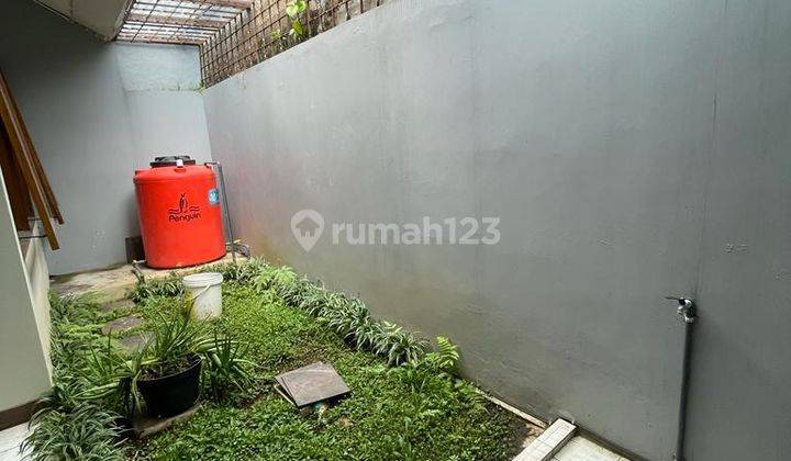 Rumah Bagus Unfurnished SHM di Setraduta, Bandung 2