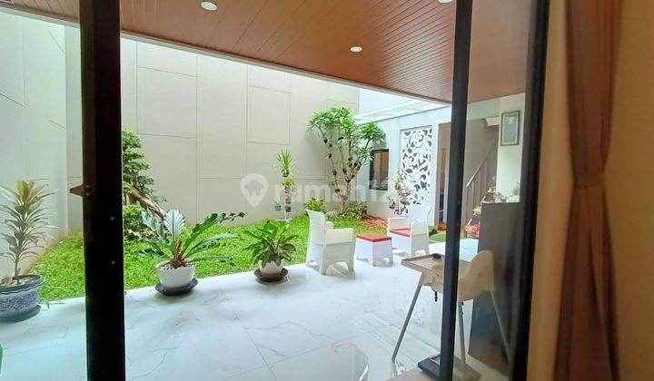 Rumah 2 Lantai Bagus Unfurnished SHM di Singgasana Pradana , Bandung 2