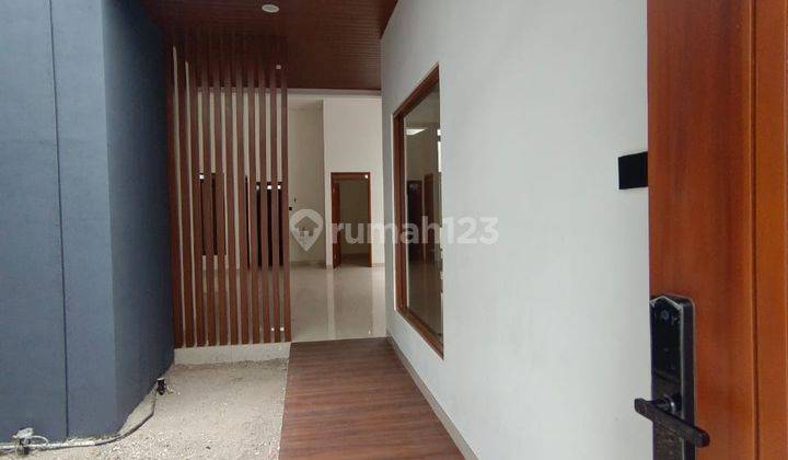 Rumah Bagus Unfurnished SHM di Batununggal, Bandung 2