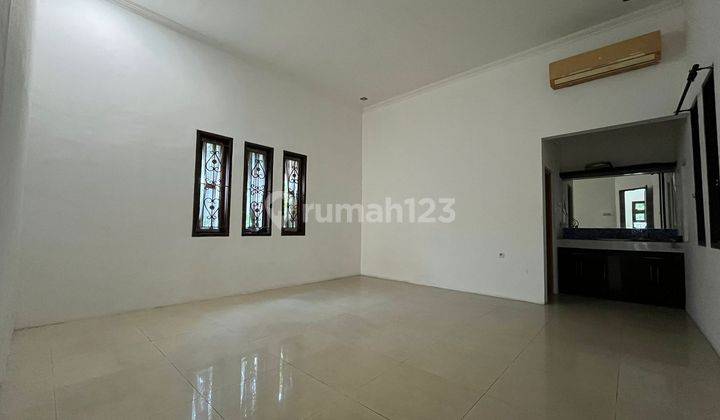 Rumah 2 Lantai Bagus Unfurnished SHM di Batununggal, Bandung 2