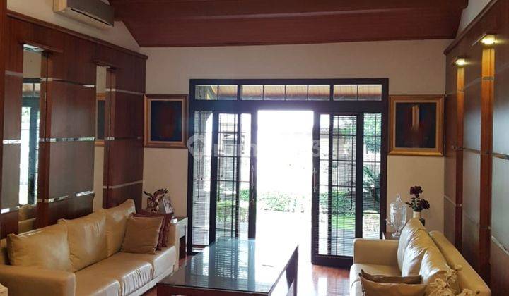 Rumah Bagus Semi Furnished SHM di Setrasari, Bandung 1