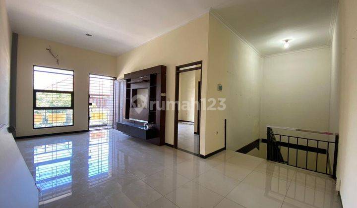 Rumah Bagus Unfurnished SHM di Mekarwangi, Bandung 2