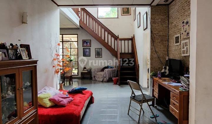 Rumah 2 Lantai Bagus Unfurnished SHM di Awiligar, Bandung 1