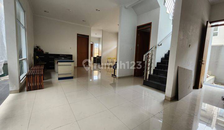 Rumah Bagus Unfurnished SHM di Mekarwangi, Bandung 1