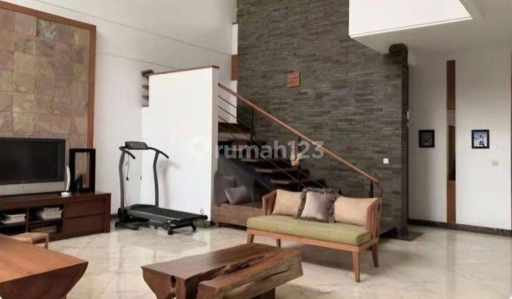 Rumah Bagus Unfurnished SHM di Batununggal, Bandung 1