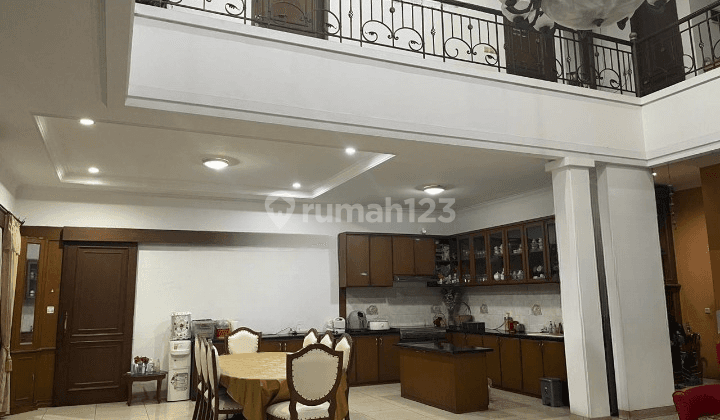 Rumah 2 Lantai Bagus Unfurnished SHM di Batununggal , Bandung 1