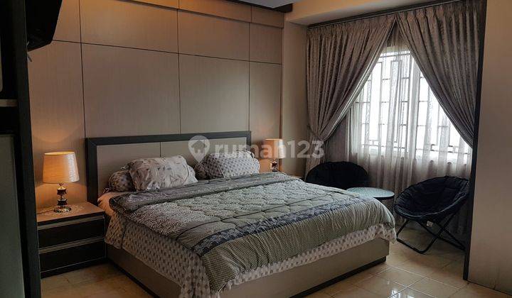 Apartement The Edge Baros 1 BR Semi Furnished 2