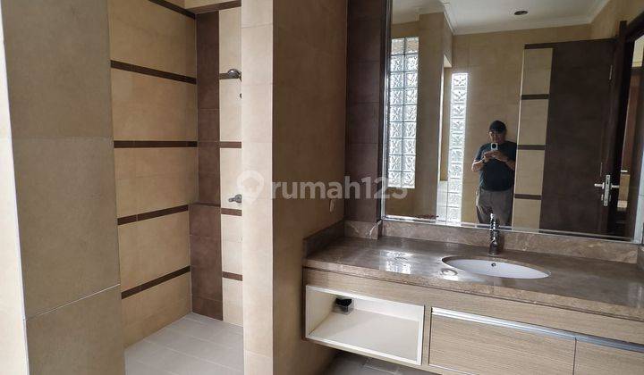 Rumah Bagus Unfurnished SHM di Batununggal, Bandung 2