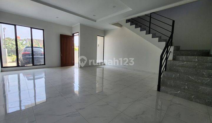 Rumah Bagus Unfurnished HGB di Batununggal, Bandung 2