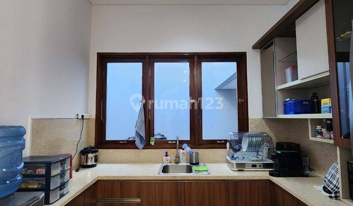 Rumah 2 Lantai Bagus Unfurnished SHM di Setrasari, Bandung 2