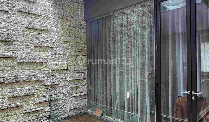 Rumah 3 Lantai Bagus Unfurnished SHM di Singgasana Pradana 

, Bandung 2