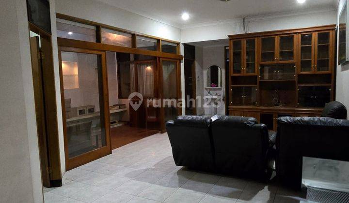 Rumah Bagus Unfurnished SHM di Singgasana Pradana , Bandung 1