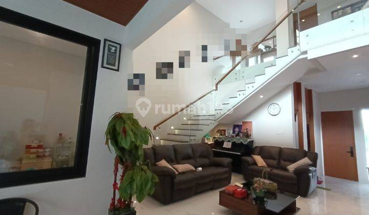 Rumah 2 Lantai Bagus Unfurnished SHM di Singgasana Pradana , Bandung 1