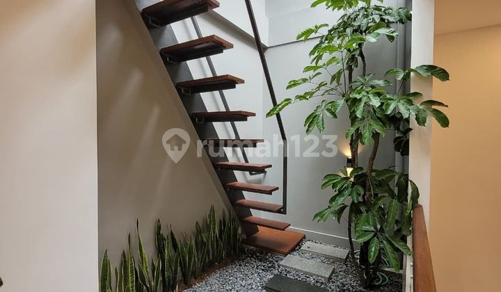 Rumah Baru Smart Home System Setra Duta 3 Lantai SHM Bonus Furnished Siap Huni Rumah Baru Smart Home System Setra Duta 3 Lantai SHM Bonus Furnished Siap Huni