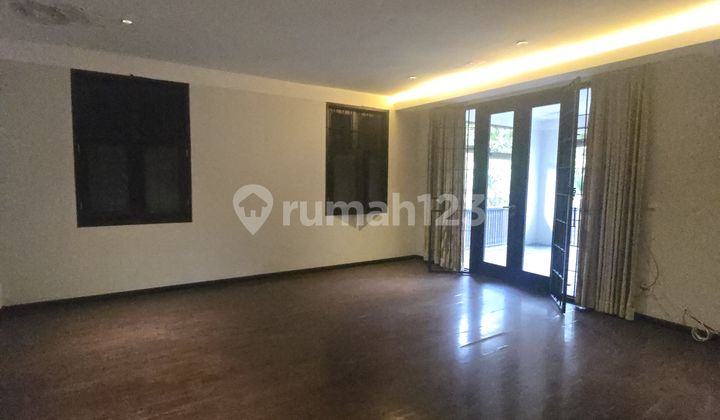 Rumah 1 Lantai Hegarmanah Rasa Villa Bali Ada Kolam Renang SHM 2