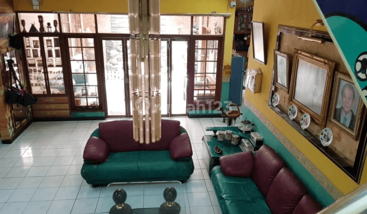 Rumah Bagus Unfurnished SHM di Batununggal, Bandung 1