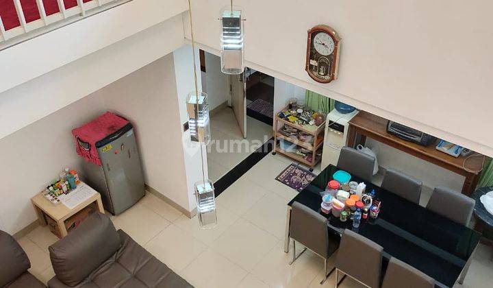 Rumah 2 Lantai Bagus Unfurnished SHM di Setrasari, Bandung 1