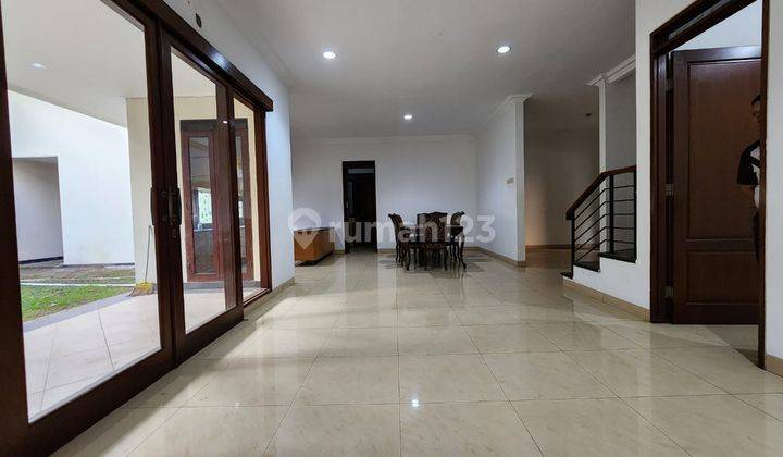 Rumah Bagus Unfurnished SHM di Batununggal, Bandung 1