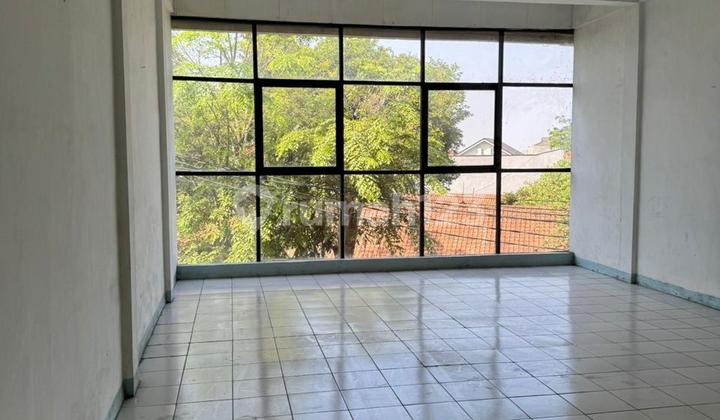 3-Story Ruko in Setrasari with SHM, Flood-Free, Business Ready, Suitable for Office 1