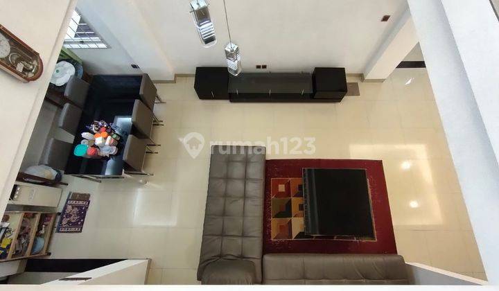 Rumah 2 Lantai Bagus Unfurnished SHM di Setrasari, Bandung 2