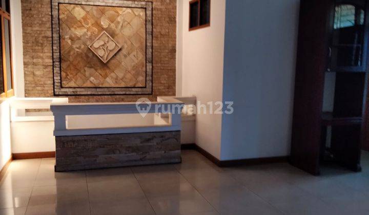 Rumah Bagus Unfurnished SHM di Batununggal, Bandung 1