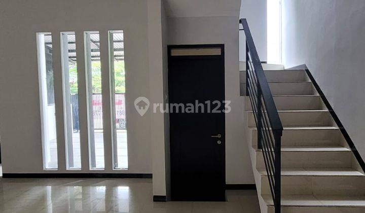 Rumah Bagus Unfurnished SHM di Batununggal , Bandung 2