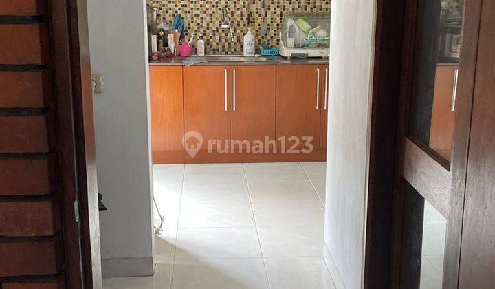 Rumah 3 Lantai Bagus Unfurnished SHM di Mainroad Sukajadi, Bandung 2