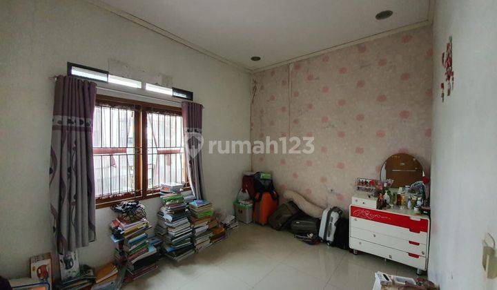 Rumah Bagus Semi Furnished SHM di Singgasana Pradana , Bandung 1