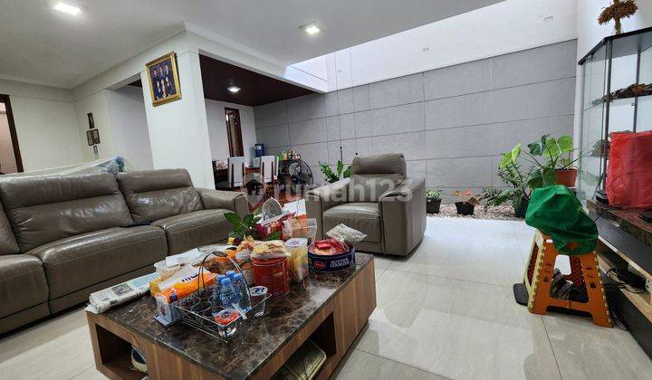 Rumah 2 Lantai Bagus Unfurnished SHM di Mekarwangi, Bandung 1