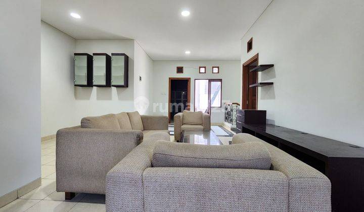 Rumah 2 Lantai Bagus Unfurnished SHM di Batununggal , Bandung 1