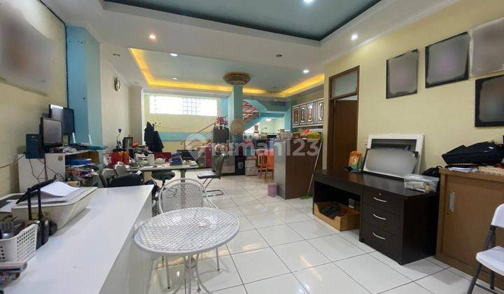 Rumah 3 Lantai Bagus Unfurnished SHM di Mekarwangi, Bandung 1