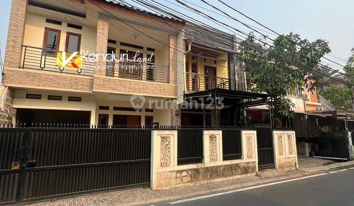 Rumah 2 lantai pinggir jalan bisa buat kantor strategis  1