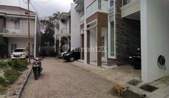 Rumah baru 2 lantai dalam komplek selangkah ke akses pintu Tol 2