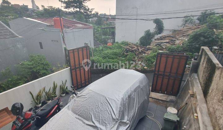 Rumah murah luas bangunan 2 Lantai di Jagakarsa  2